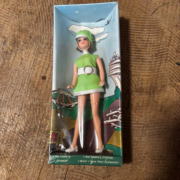 Topper Dawn doll Walking Jessica lime green stewardess uniform sealed box - Picture 1 of 3